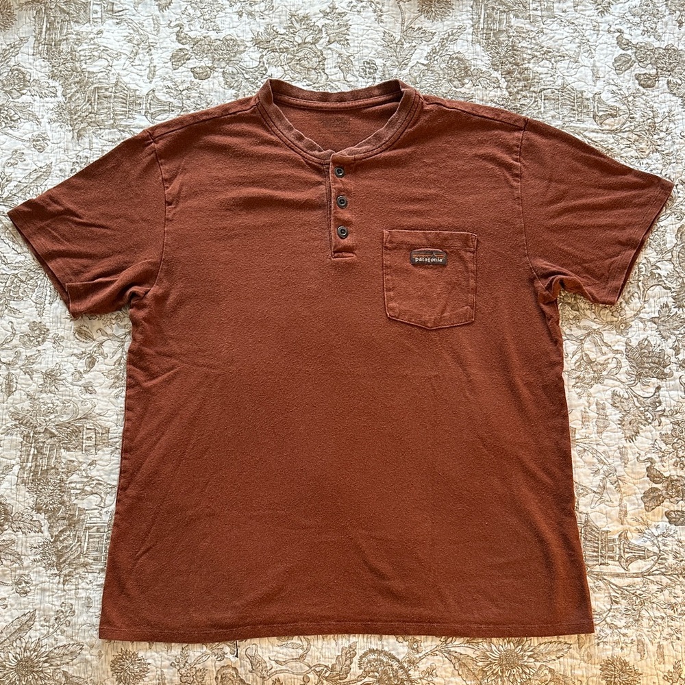 Patagonia Men's Rust Short Sleeve Henley